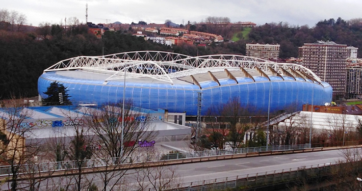 Innotech-eko all in one segurtasun-lerroak Donostiako Reale Arena futbol-zelaiaren estalki metalikoan