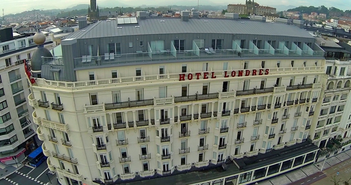 Línea de vida horizontal de Innotech en el Hotel Londres de Donostia-San Sebastián