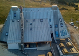 Línea de vida Rail Taurus aluminio de Innotech y puntos de anclaje en el Refugio de Belagua