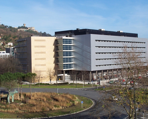 Seguridad anticaídas colectiva para la cubierta de la Universidad Politécnica de San Sebastián.